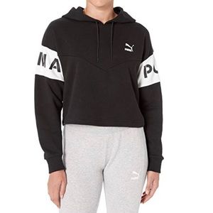 Puma cropped pullover hoodie size medium